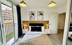 Hessian Lounge -Wyndale- Central 2Br W/Parking